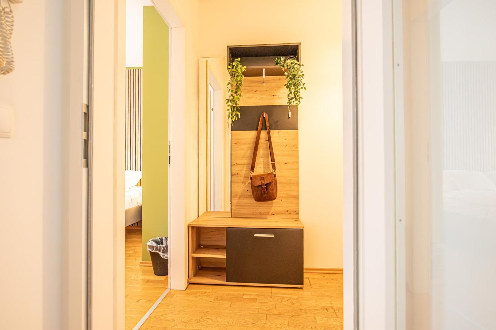 Апартаменты Charming 1Br, Steps From Reumannplatz U1 Вена Экстерьер фото
