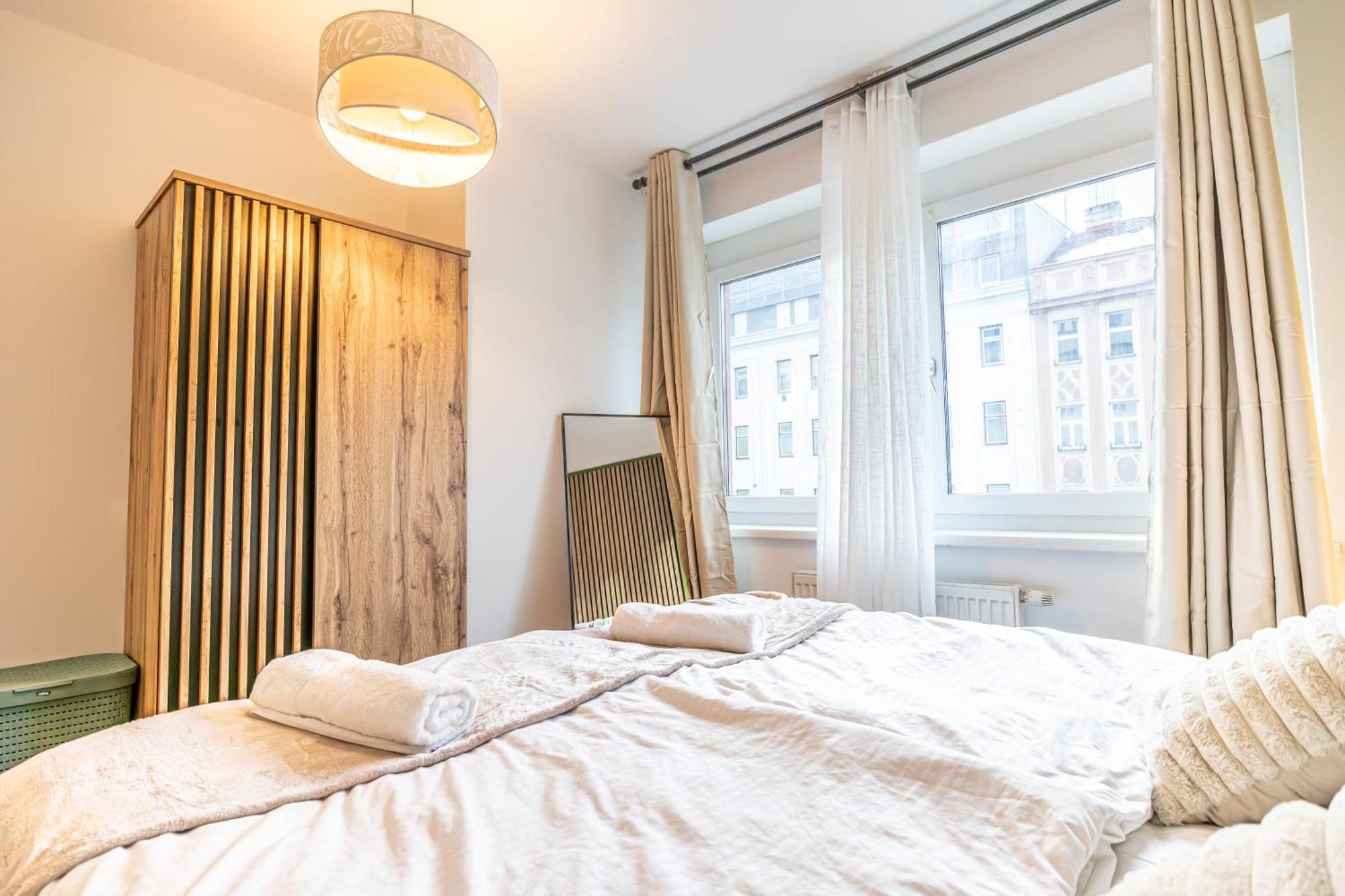 Апартаменты Charming 1Br, Steps From Reumannplatz U1 Вена Экстерьер фото