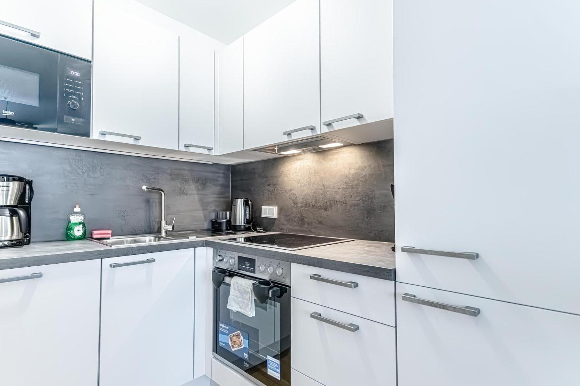 Апартаменты Charming 1Br, Steps From Reumannplatz U1 Вена Экстерьер фото