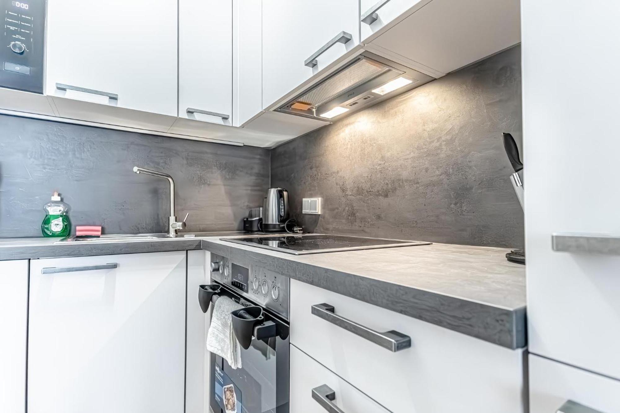 Апартаменты Charming 1Br, Steps From Reumannplatz U1 Вена Экстерьер фото