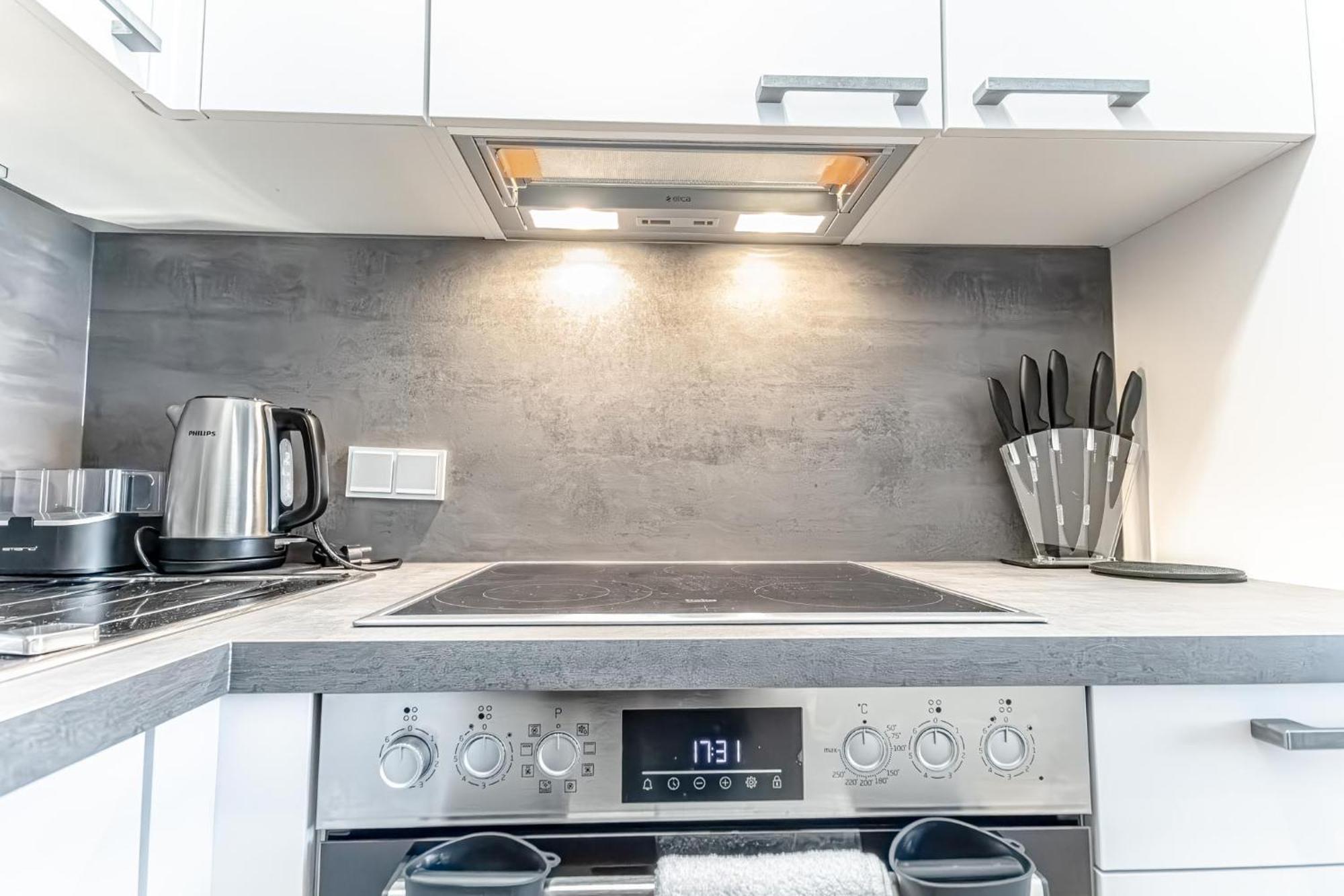 Апартаменты Charming 1Br, Steps From Reumannplatz U1 Вена Экстерьер фото