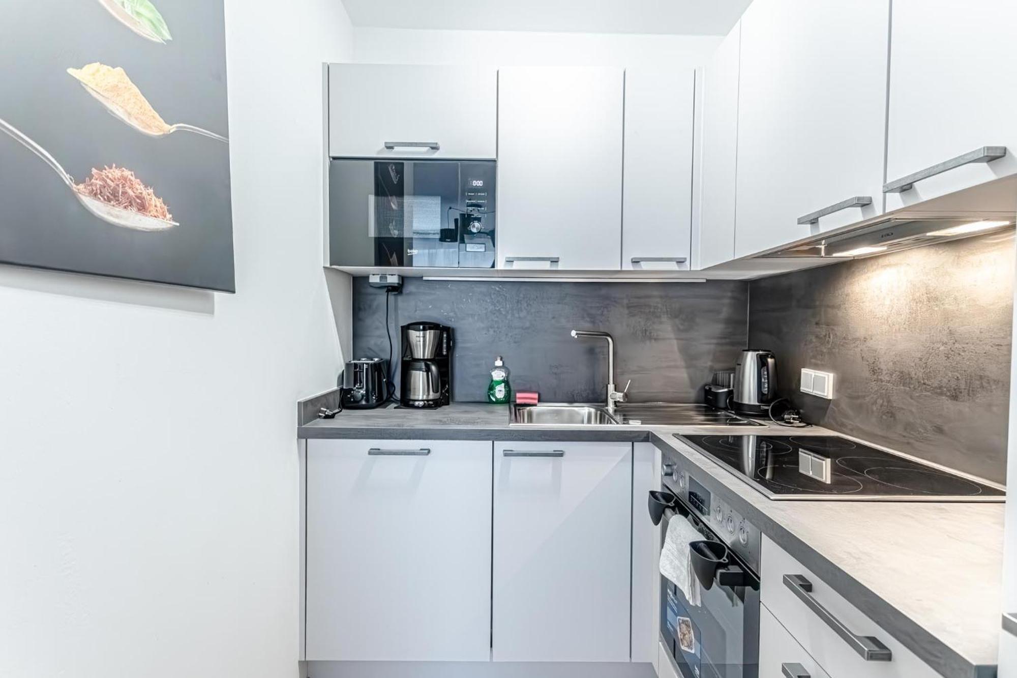 Апартаменты Charming 1Br, Steps From Reumannplatz U1 Вена Экстерьер фото