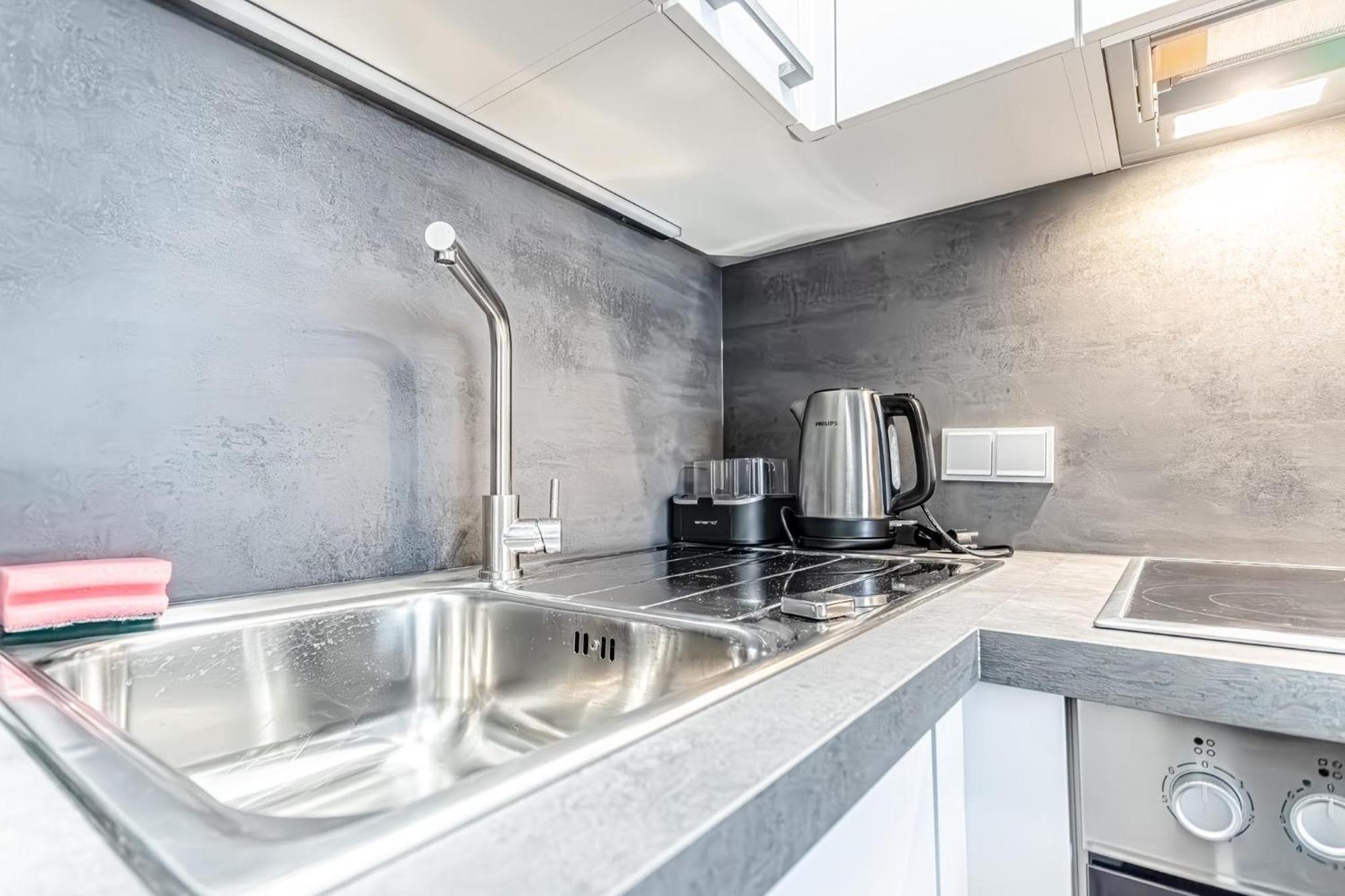 Апартаменты Charming 1Br, Steps From Reumannplatz U1 Вена Экстерьер фото