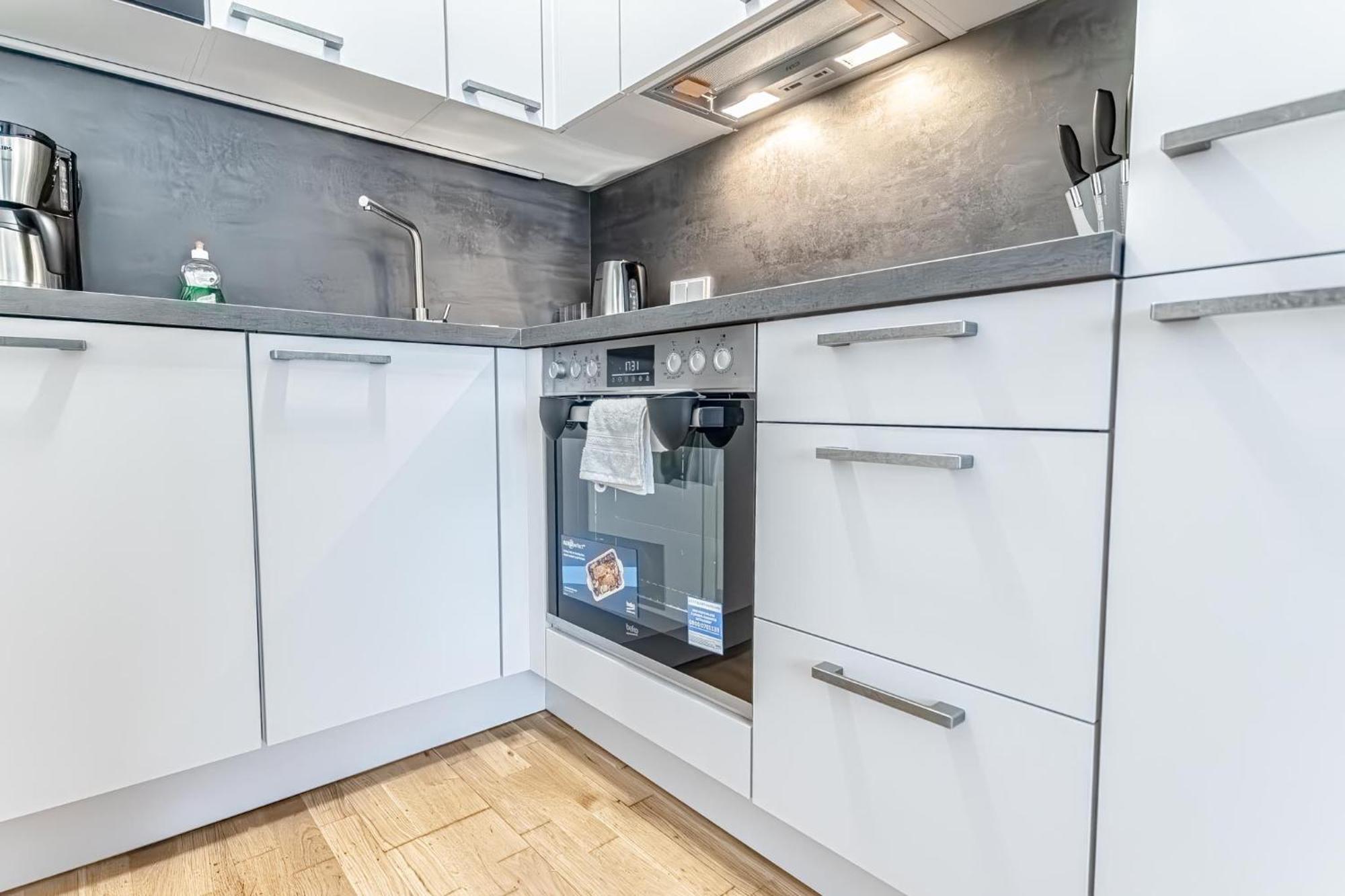 Апартаменты Charming 1Br, Steps From Reumannplatz U1 Вена Экстерьер фото